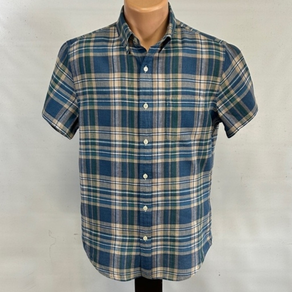 J. Crew short sleeve button down collar shirt.  M